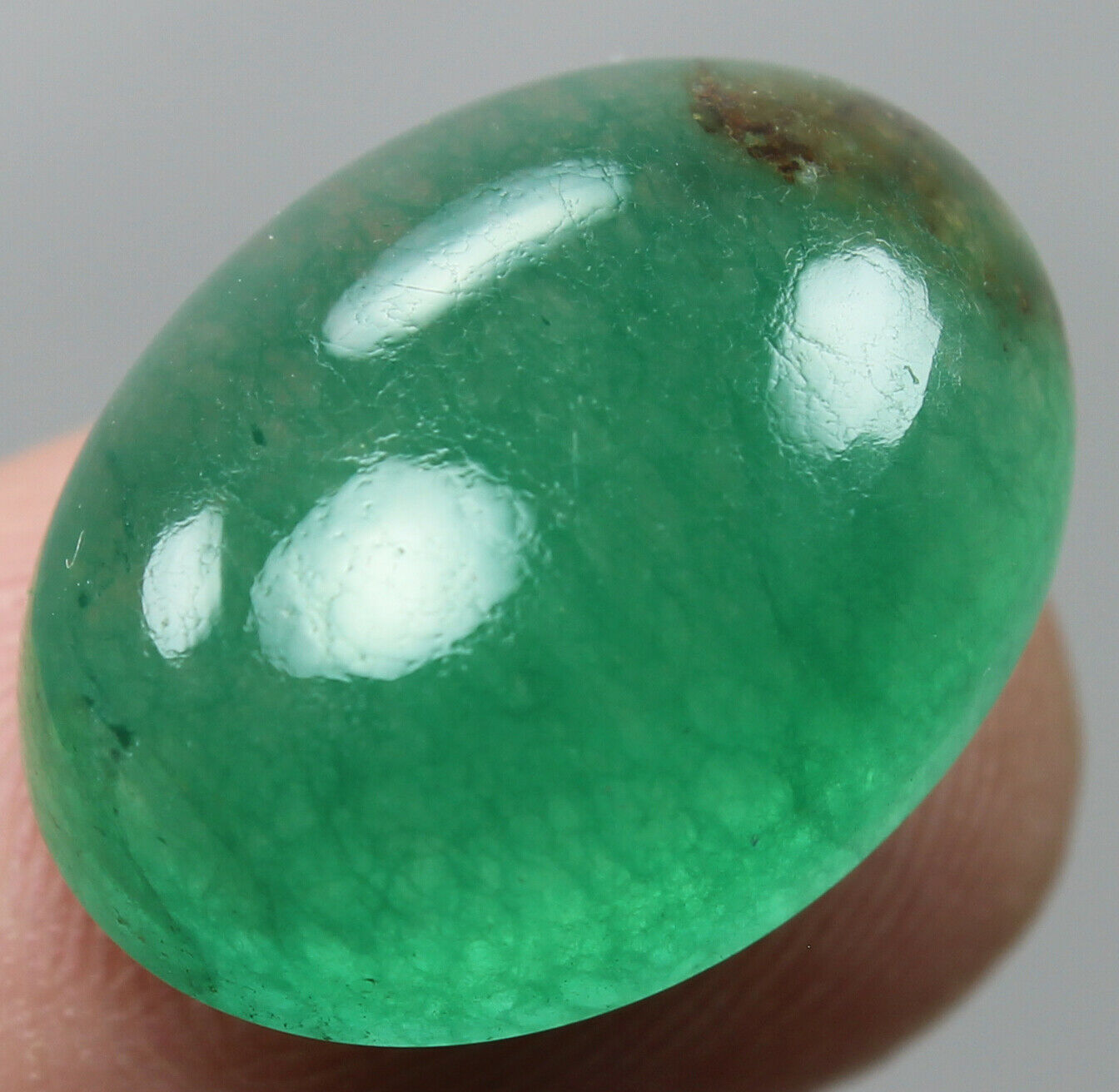 15.05 Ct Beautiful Green Loose Natural Colombian Emerald Cabochon Oval Gemstone