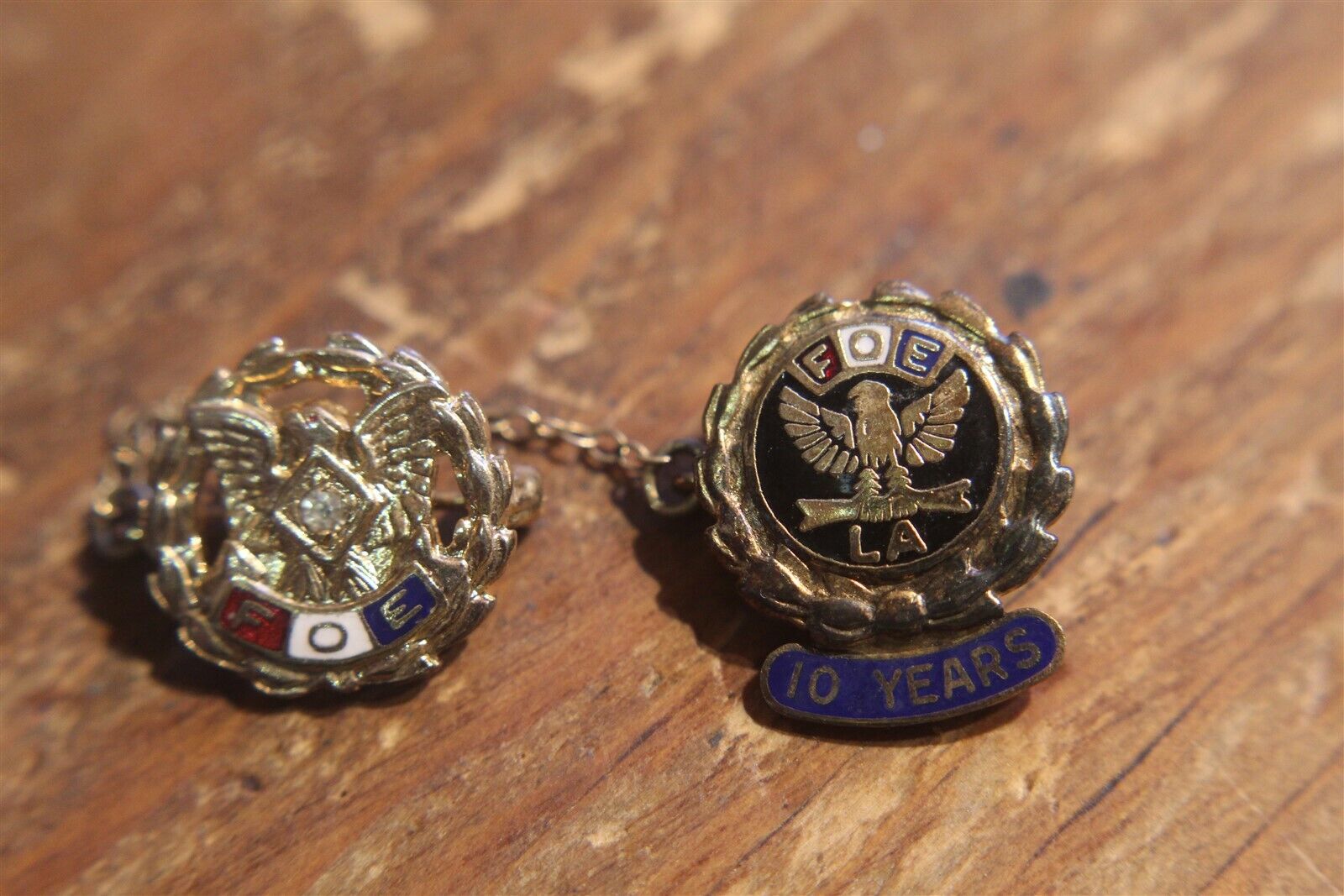FOE LA FRATERNAL ORDER OF EAGLES STERLING SILVER DUAL PIN W/CHAIN 10 YEARS